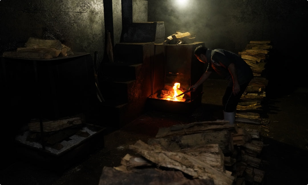 燻製を終えたら縦に4層になった部屋(たきなや)で、ばい乾を行います。